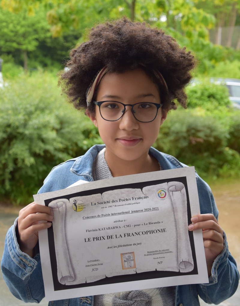 Flavinia remporte le Prix de la francophonie du concours de poésie international jeunesse