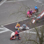 LFVh maternelle cour jeux roulants serre